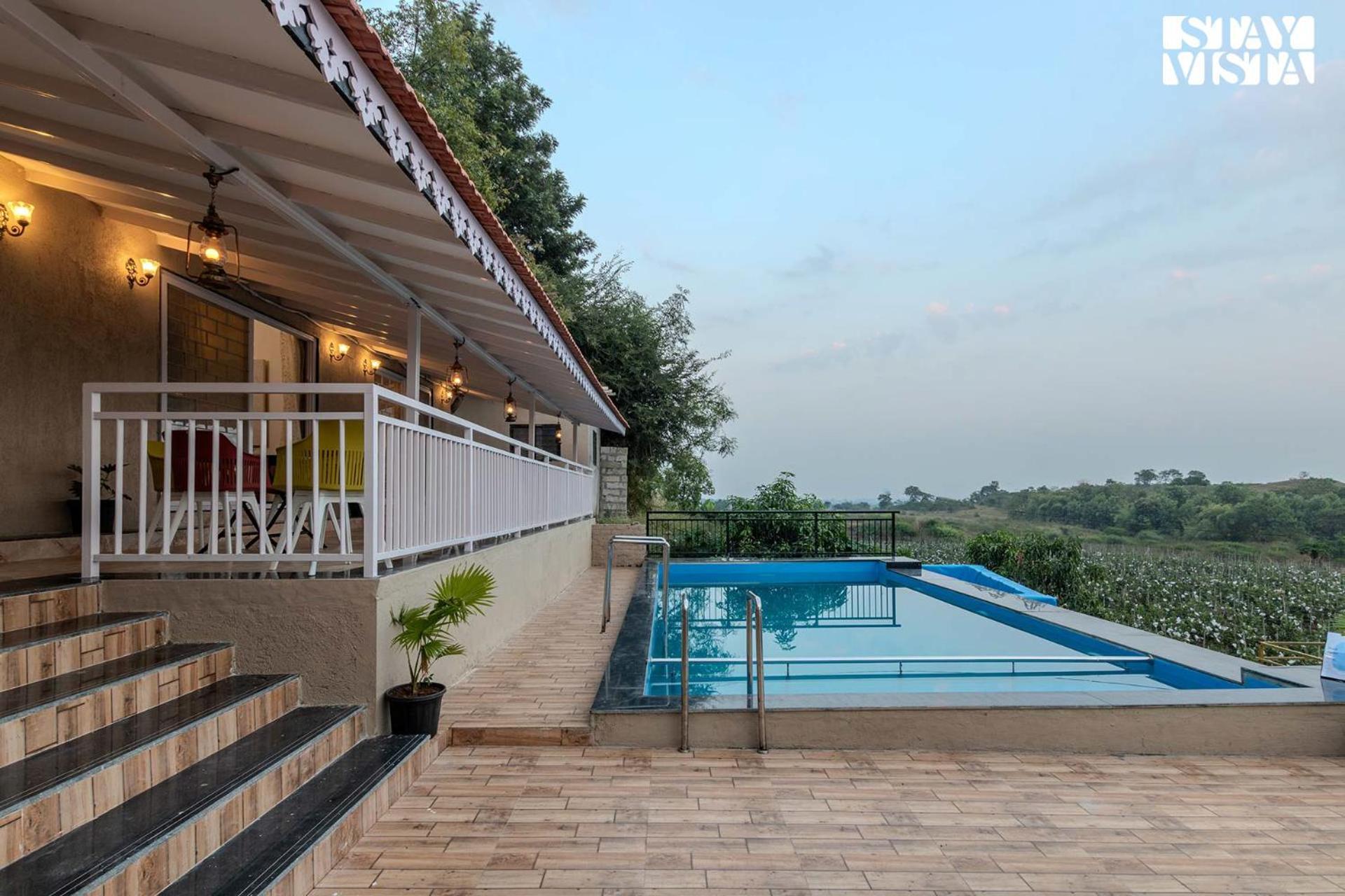 Stayvista'S Harvest Haven - Pool-View Villa With Deck & Machan Near Sula Nashik Buitenkant foto