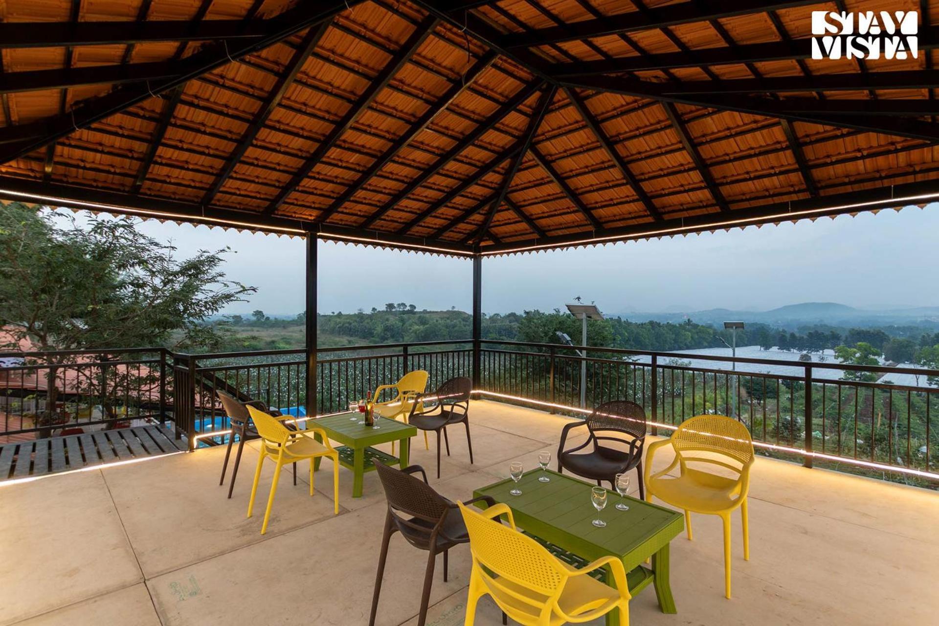 Stayvista'S Harvest Haven - Pool-View Villa With Deck & Machan Near Sula Nashik Buitenkant foto